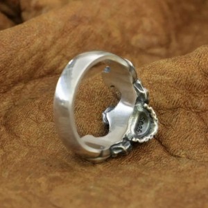Skull ring