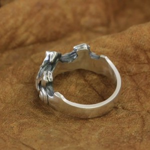 Skull ring