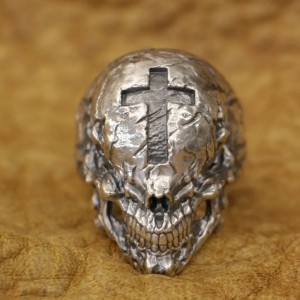 Skull ring - Bloody Mary