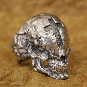 Skull ring - Bloody Mary