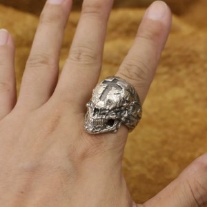 Skull ring - Bloody Mary