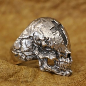 Skull ring - Bloody Mary