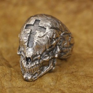 Skull ring - Bloody Mary