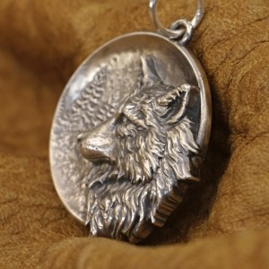 Wolf Hanger