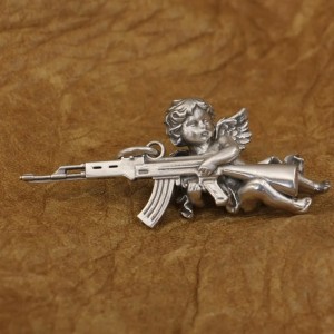 Engel met AK-47 Hanger