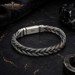 The Twist Keeper