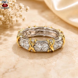 Liora Gold Kiss